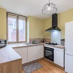 Bright 1 Bedroom Apartment, Close To Center