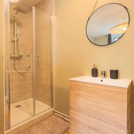 Appartamento Bright 1 Bedroom Apartment, Close To Center