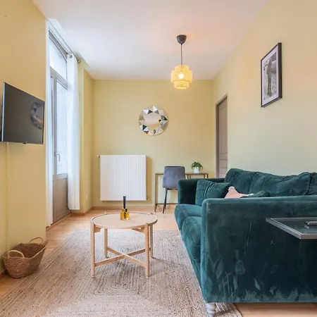 Bright 1 Bedroom Apartment, Close To Center *