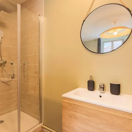 Bright 1 Bedroom Apartment, Close To Center Appartamento *